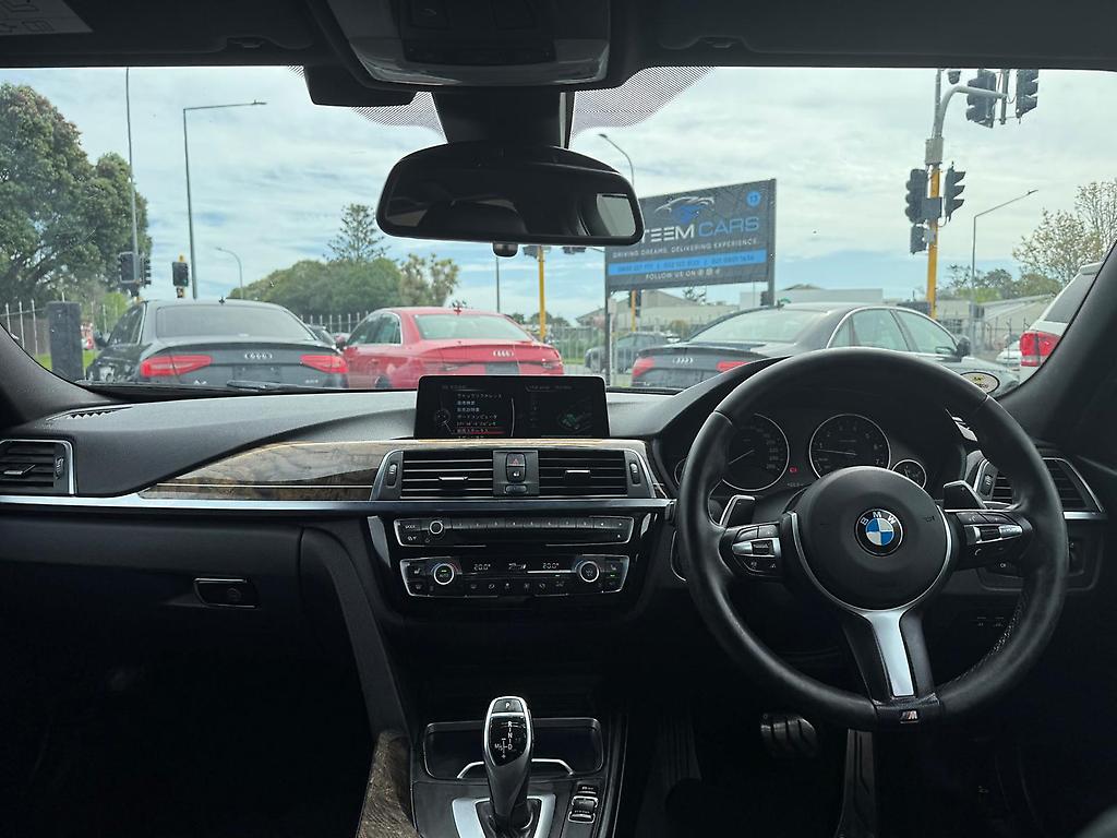 2016 BMW 320i M-sports