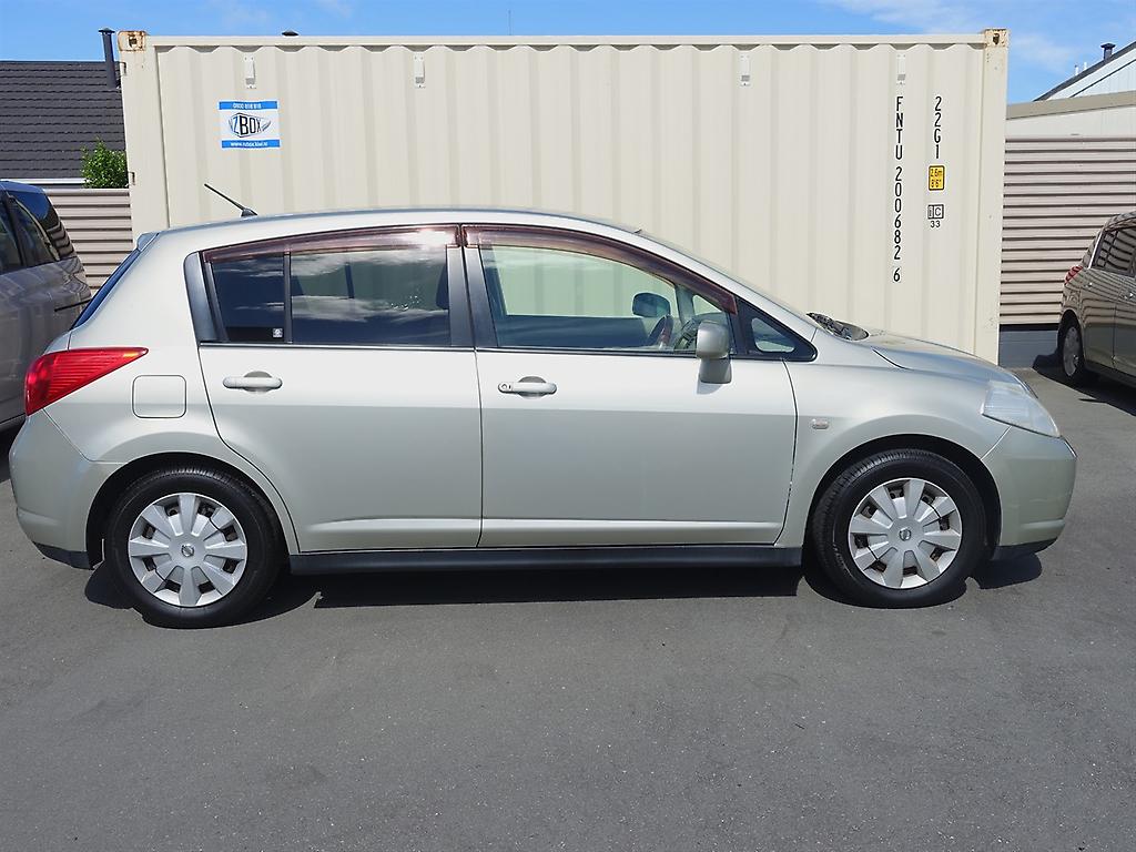2006 Nissan Tiida