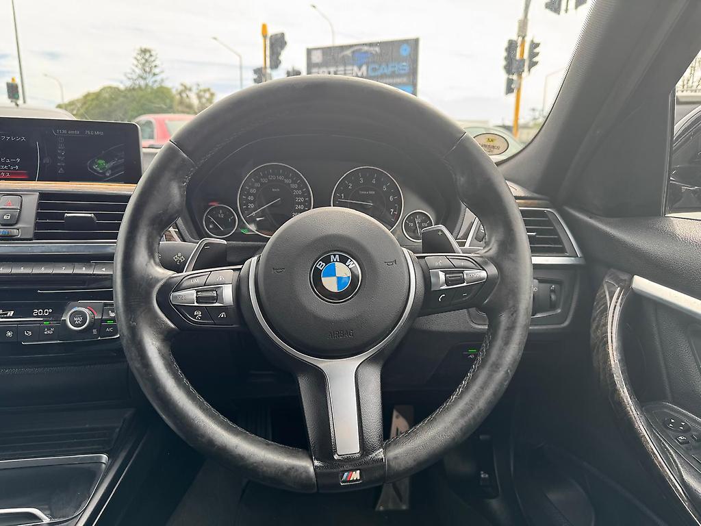 2016 BMW 320i M-sports