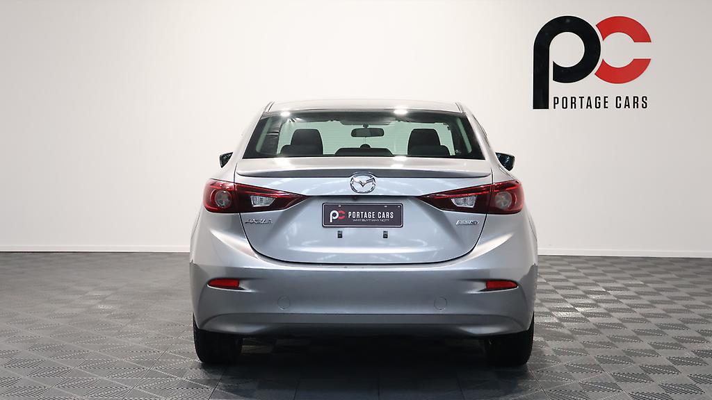 2013 Mazda Axela