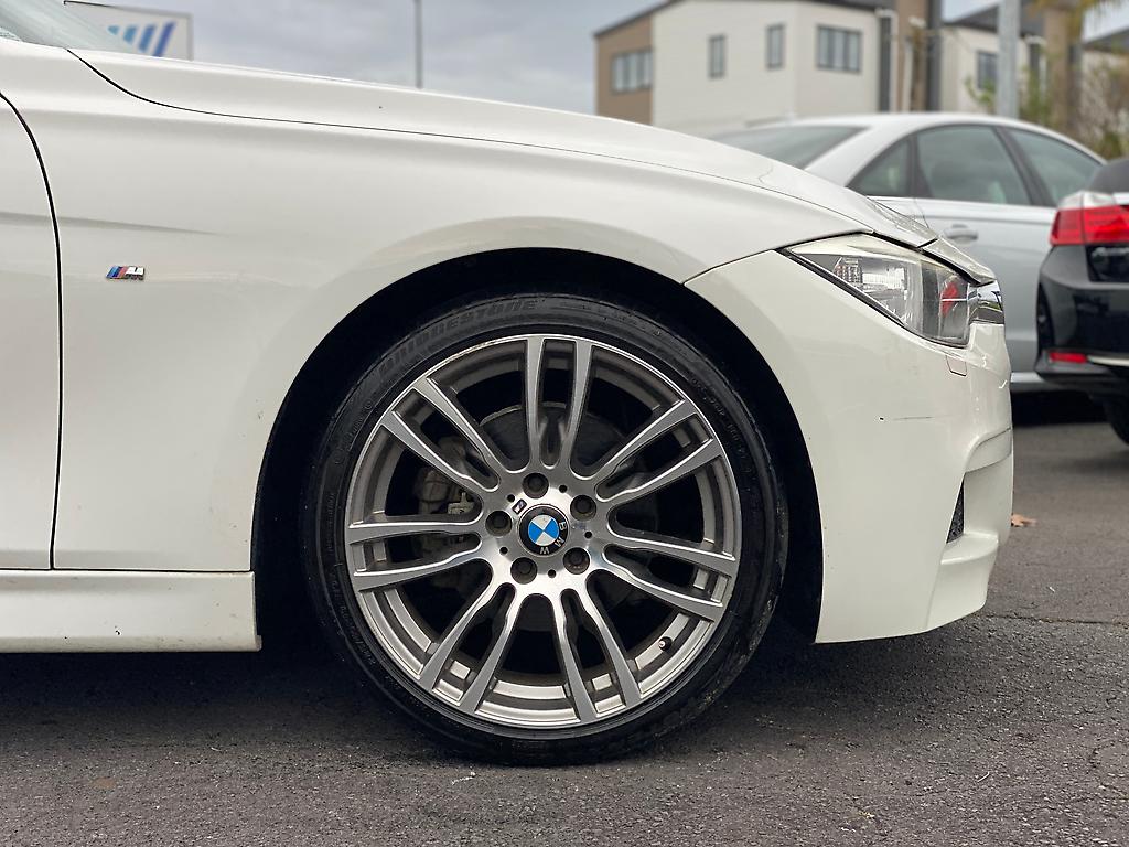 2014 BMW 320i M-sports