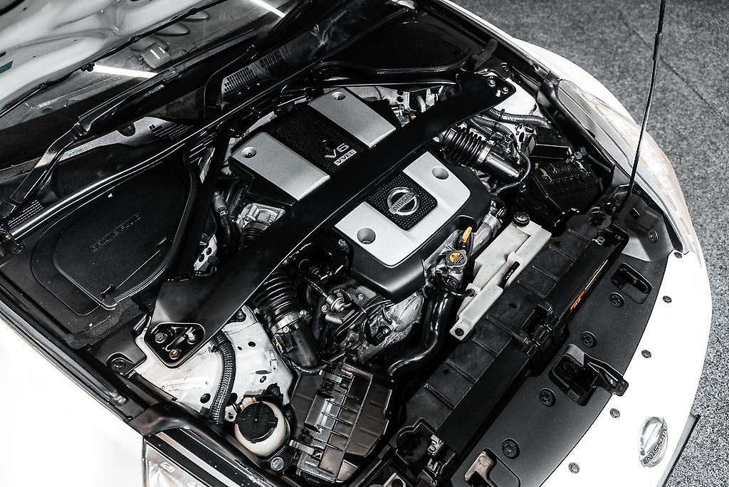 2011 Nissan Fairlady