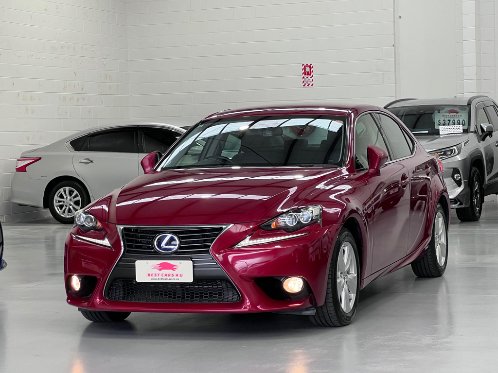 2014 Lexus is300h