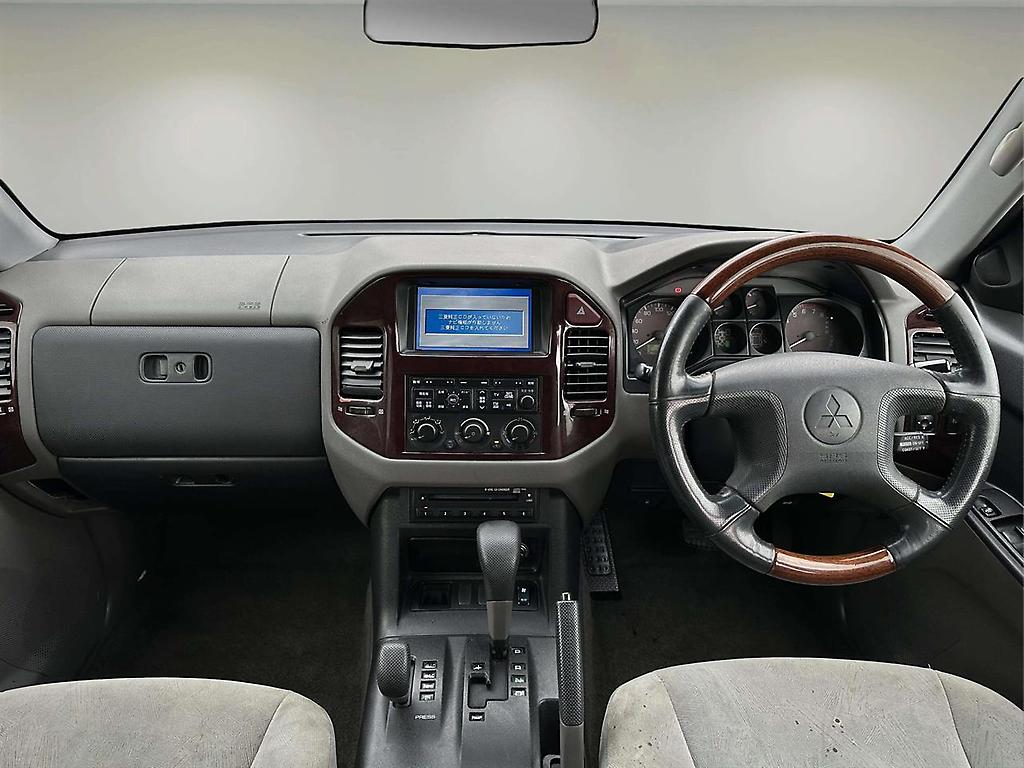 2000 Mitsubishi Pajero