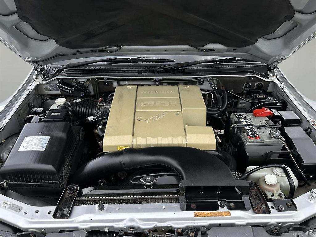 2000 Mitsubishi Pajero