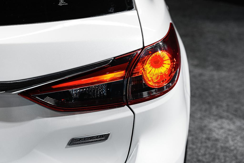 2013 Mazda Atenza