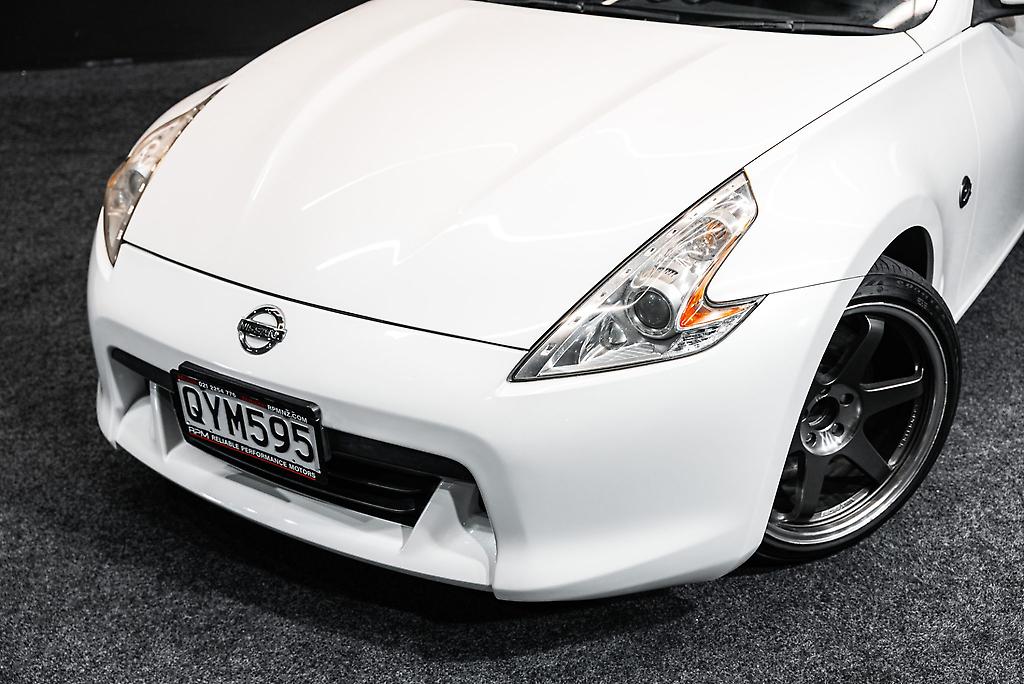 2011 Nissan Fairlady