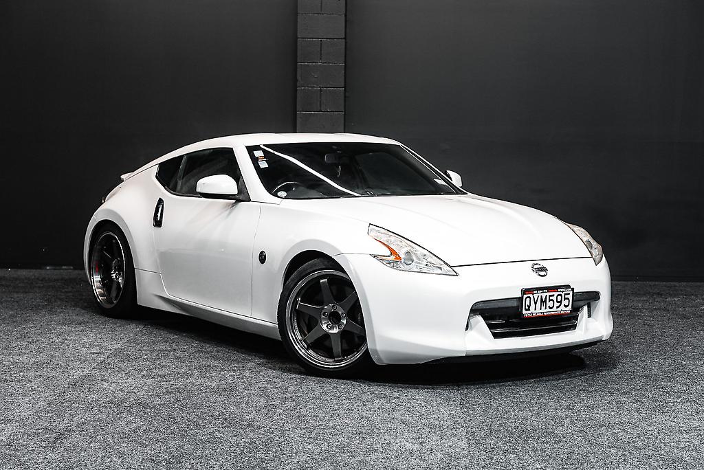 2011 Nissan Fairlady