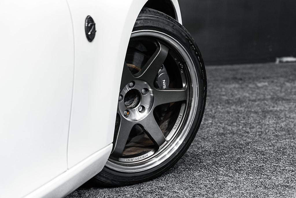 2011 Nissan Fairlady