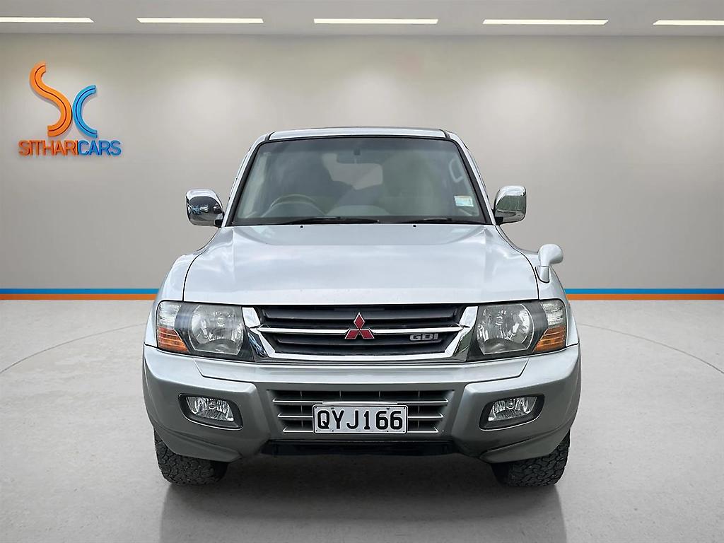2000 Mitsubishi Pajero
