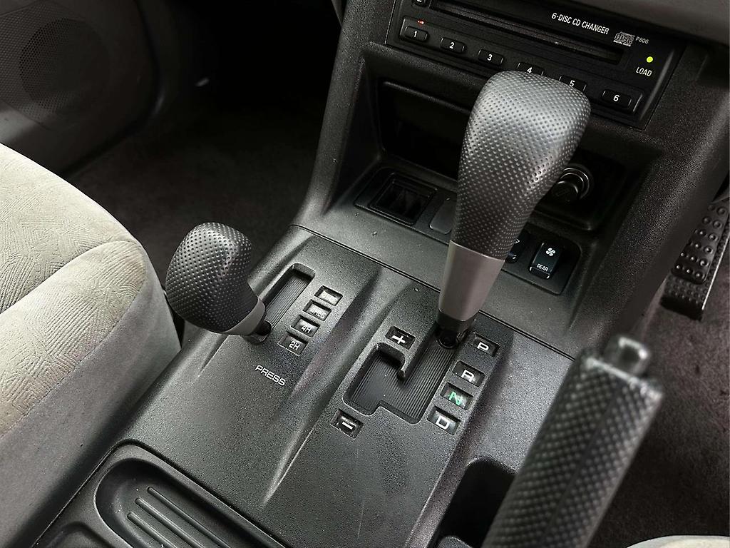 2000 Mitsubishi Pajero