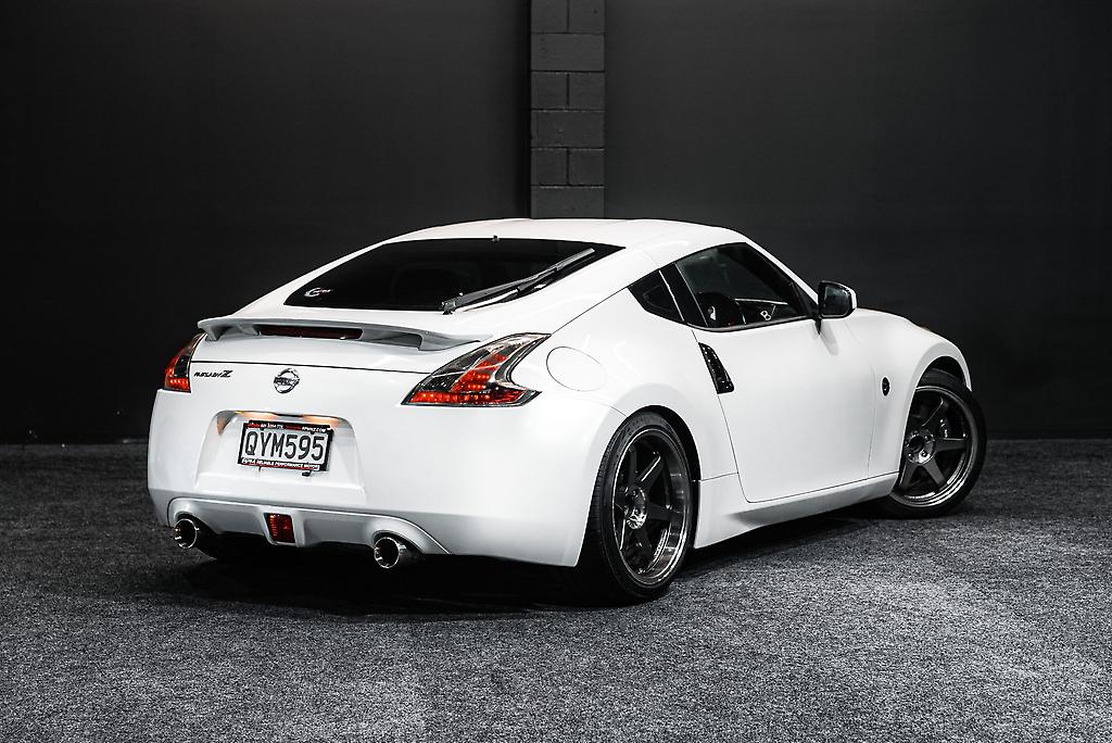 2011 Nissan Fairlady