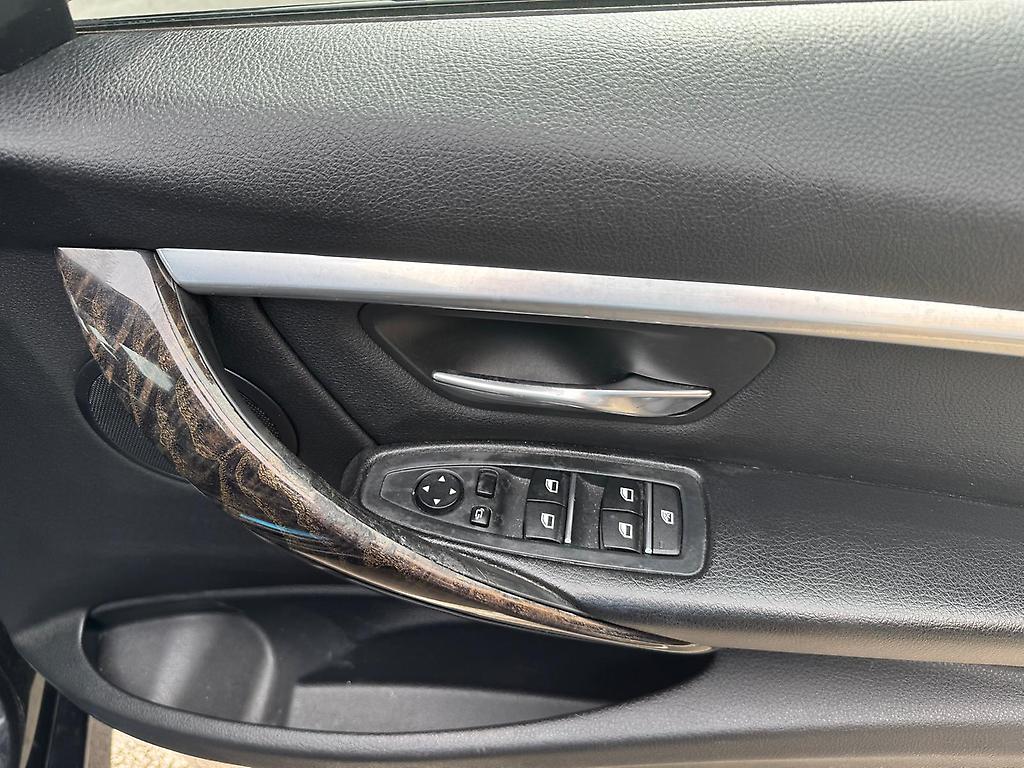 2016 BMW 320i M-sports