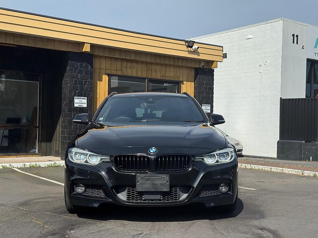 2016 BMW 320i M-sports