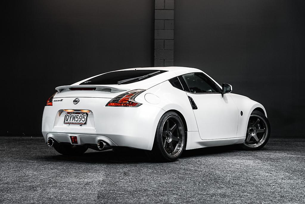 2011 Nissan Fairlady