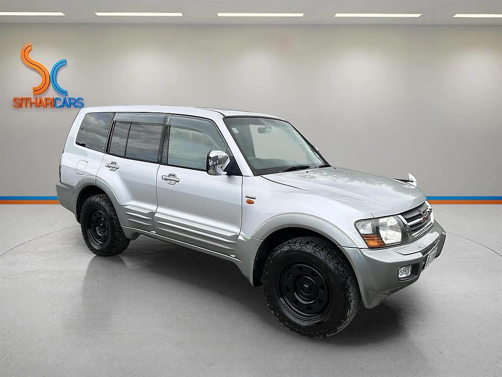 2000 Mitsubishi Pajero