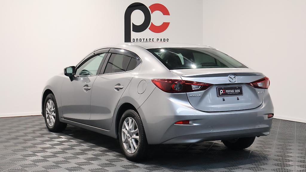 2013 Mazda Axela