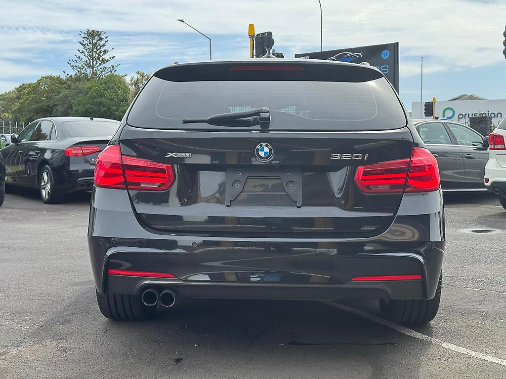 2016 BMW 320i M-sports