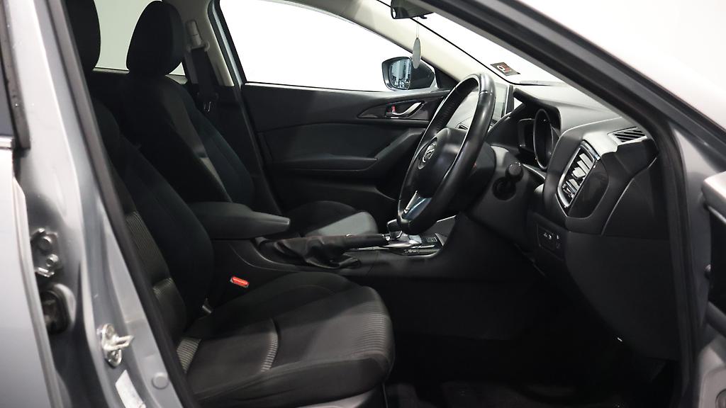 2013 Mazda Axela