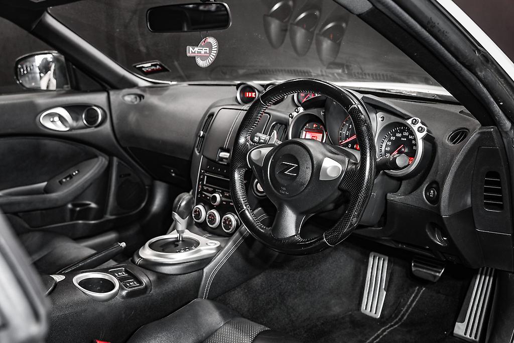 2011 Nissan Fairlady