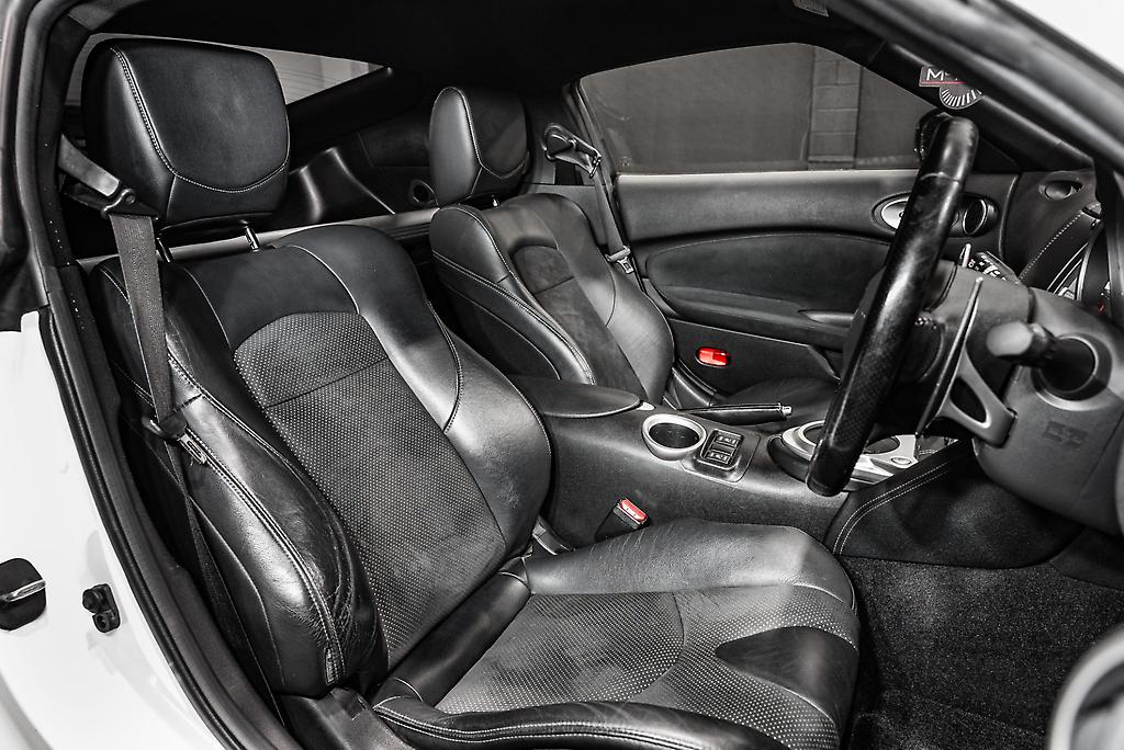 2011 Nissan Fairlady