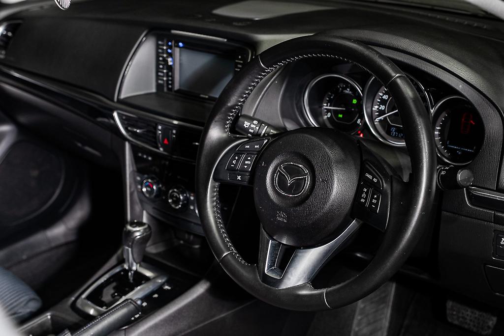 2013 Mazda Atenza