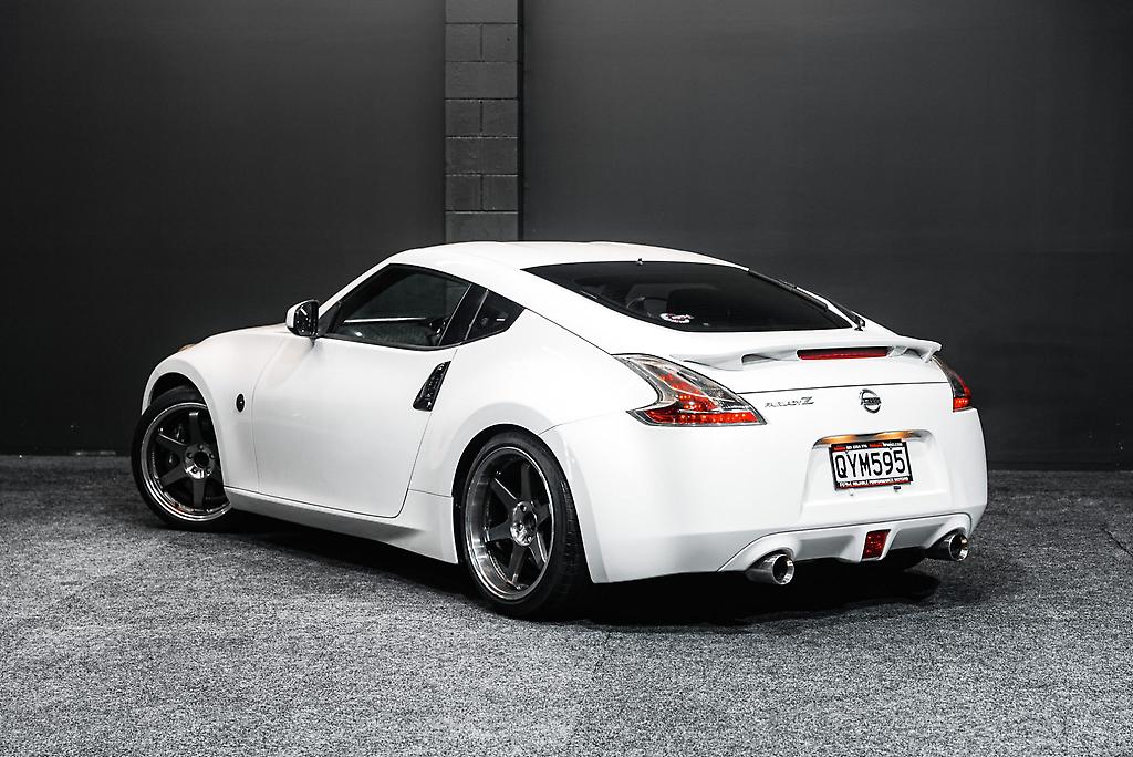 2011 Nissan Fairlady