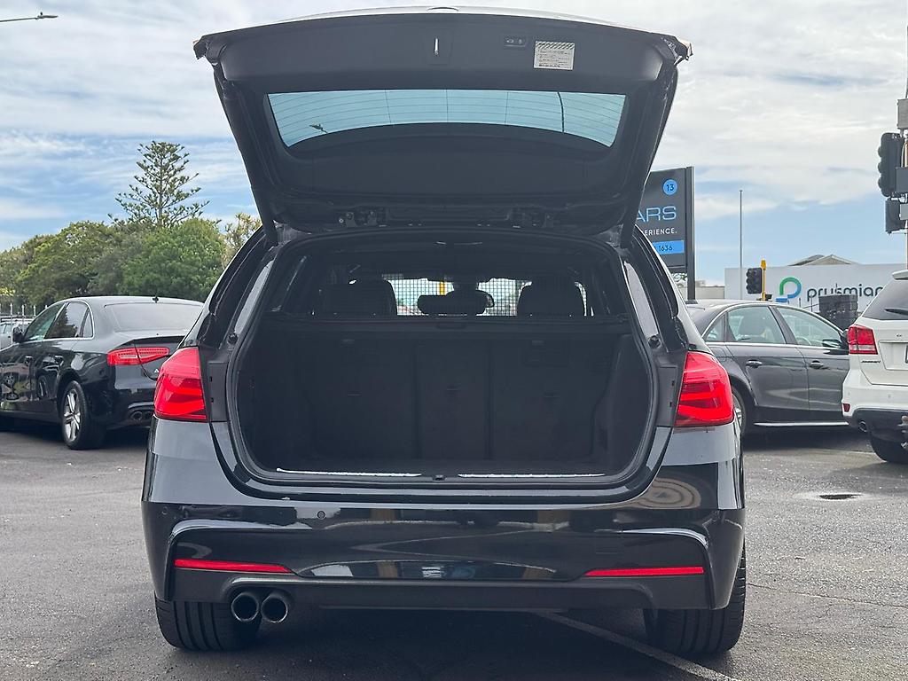 2016 BMW 320i M-sports
