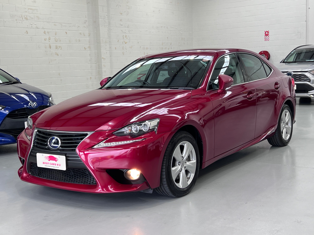 2014 Lexus is300h