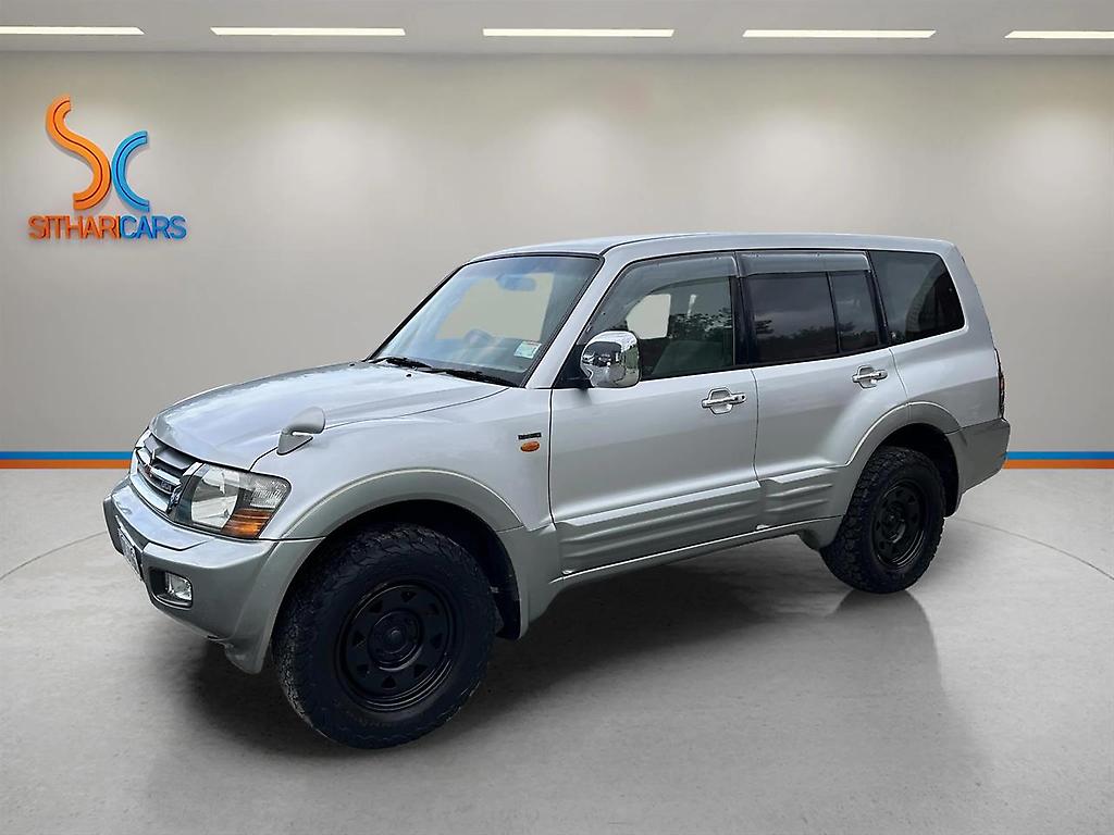 2000 Mitsubishi Pajero