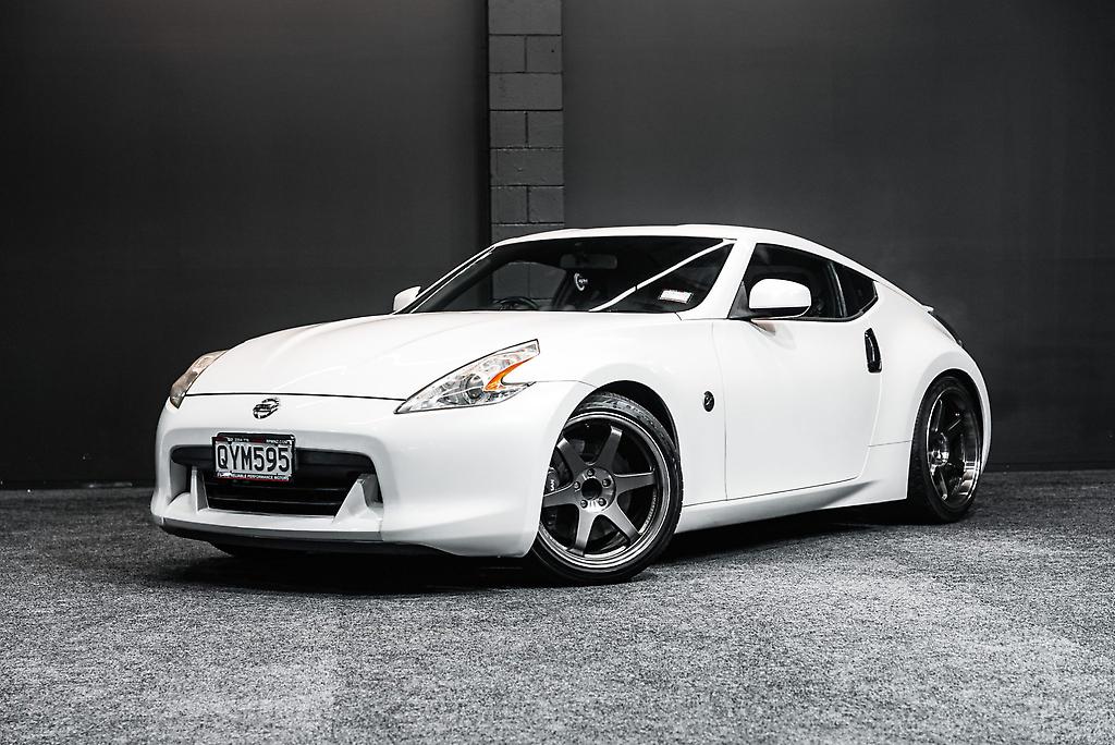 2011 Nissan Fairlady