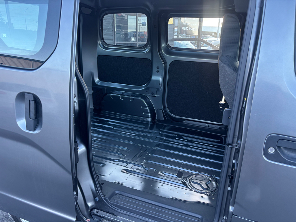 2021 Nissan NV200