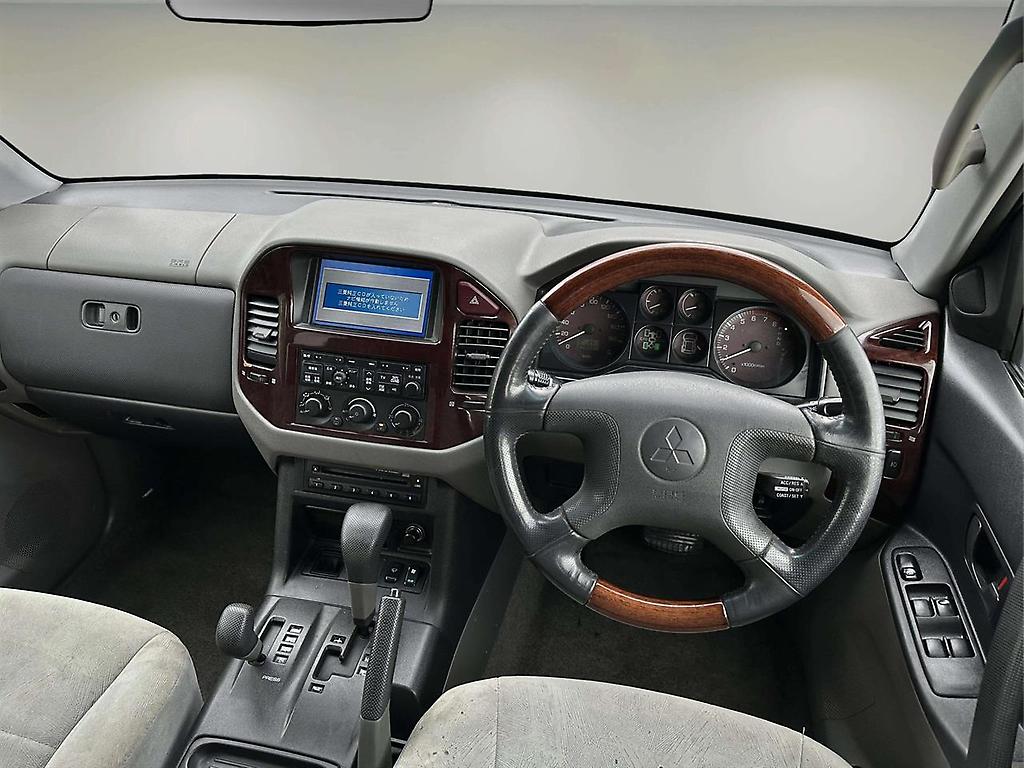 2000 Mitsubishi Pajero