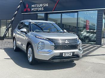 90,780 Km, RV/SUV, 2488135 cc, Petrol engine, Tiptronic, Continuous Variable