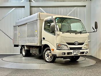 176,500 Km, Truck, 4000 cc, Diesel engine, Automatic