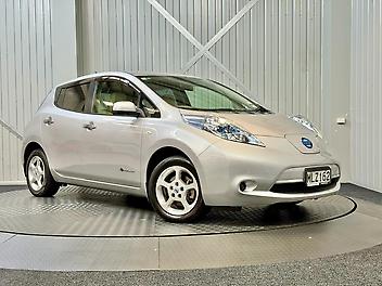 106,600 Km, Hatchback, 1 cc, Electric engine, Auto