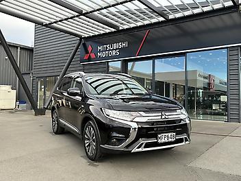 104,600 Km, RV/SUV, 2360126 cc, Petrol engine, Continuous Variable