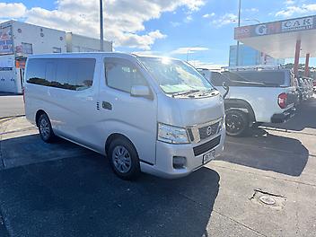 169,597 Km, Van, 2480 cc, Petrol engine, Automatic
