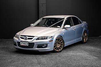 136,000 Km, Sedan, 2260 cc, Petrol engine, Manual