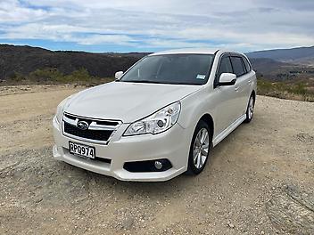 163,250 Km, Station Wagon, 2490 cc, Petrol engine, Automatic