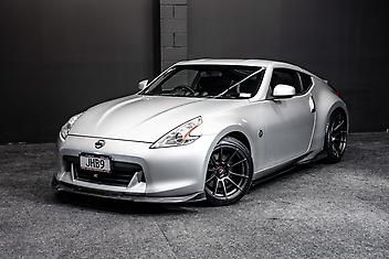 136,000 Km, Coupe, 3690 cc, Petrol engine, Manual