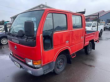 84,112 Km, Truck, 1990 cc, Petrol engine, Manual
