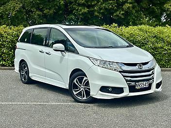 97,305 Km, People Mover, 2400 cc,  engine, Automatic