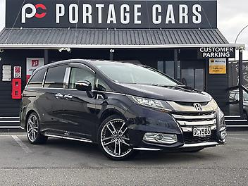 144,448 Km, Station Wagon, 2356 cc, Petrol engine, Automatic
