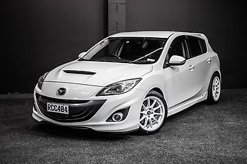102,000 Km, Hatchback, 2300 cc, Petrol engine, Manual