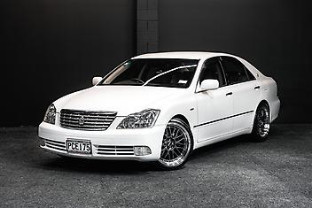 111,000 Km, Sedan, 2499 cc, Petrol engine, Automatic