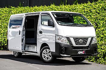 101,085 Km, Van, 2500 cc, Diesel engine, Automatic