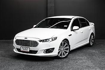 114,000 Km, Sedan, 3984 cc, Petrol engine, Tiptronic