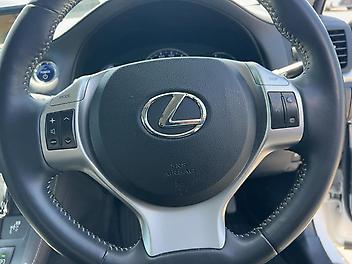 85,000 Km, Hatchback, 1800 cc, Hybrid (Electricity) engine, paddle shift automatic