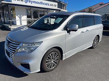 119,678 Km, Coach, 2488 cc, Petrol engine, Auto